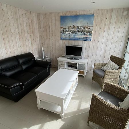 Maison Campanule La Flotte Luaran gambar