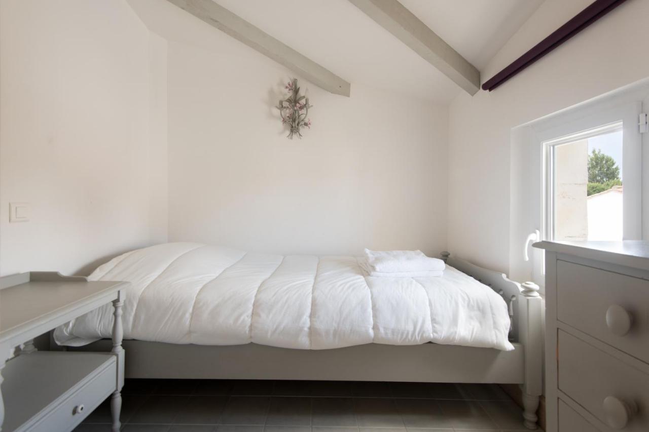 Maison Campanule La Flotte Luaran gambar