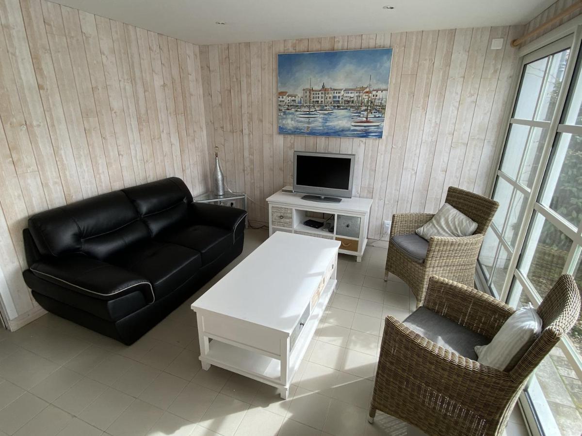 Maison Campanule La Flotte Luaran gambar