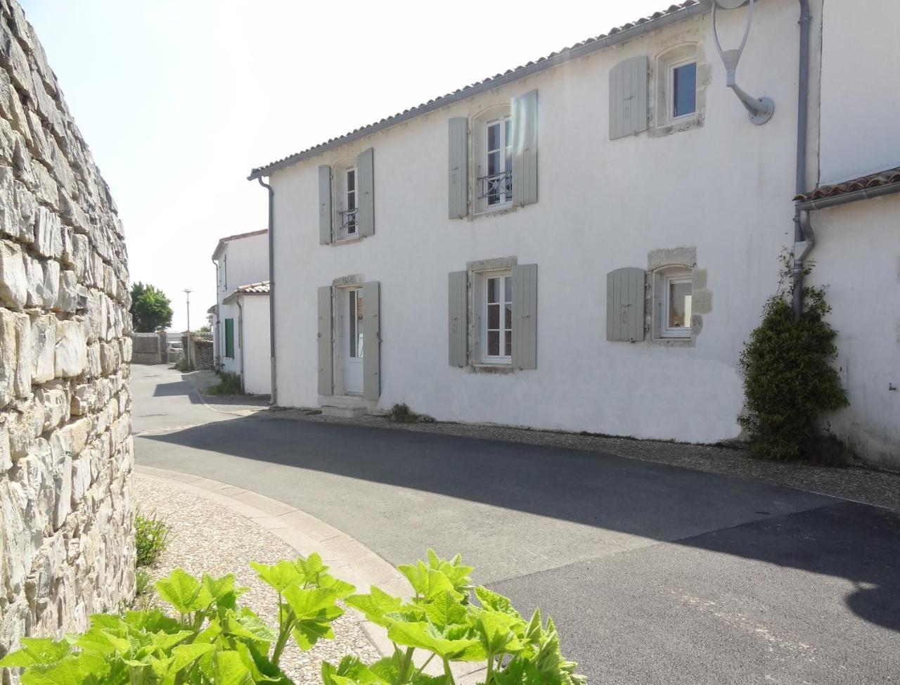 Maison Campanule La Flotte Luaran gambar